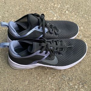 women’s Nike size 9